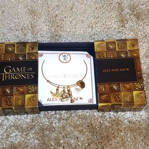 Game of Thrones Charm Bracelet Stark/ Lannister